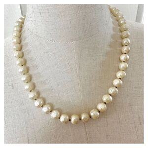Vintage crown Trifari faux pearl  beaded necklace